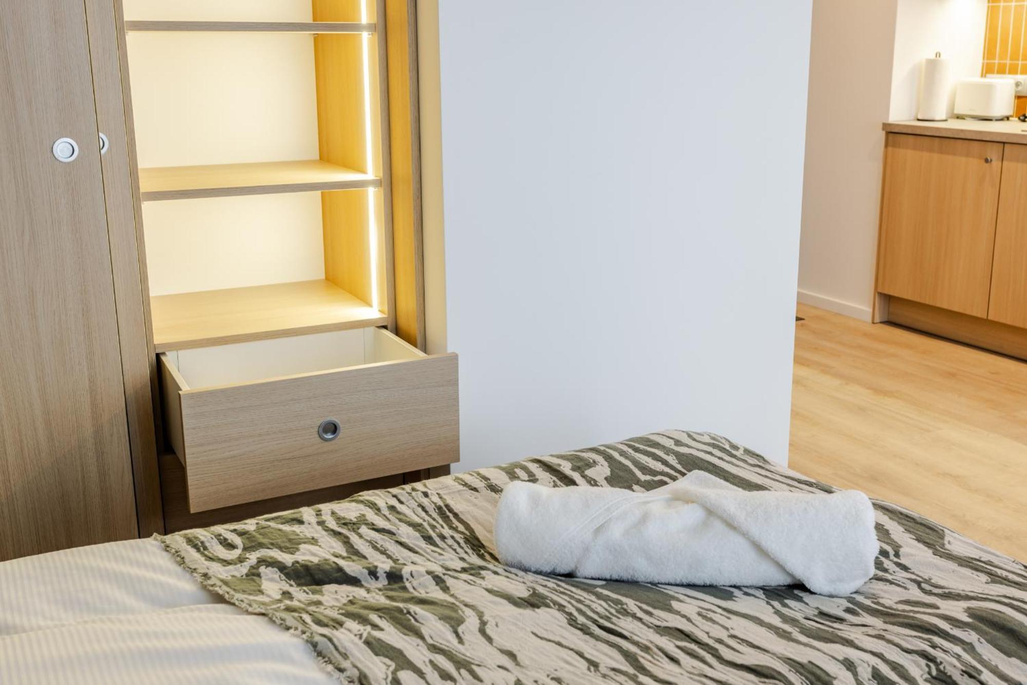 Stylowe Studio Very Berry W Poznaniu Z Parkingiem I Balkonem By Noclegi Renters Extérieur photo