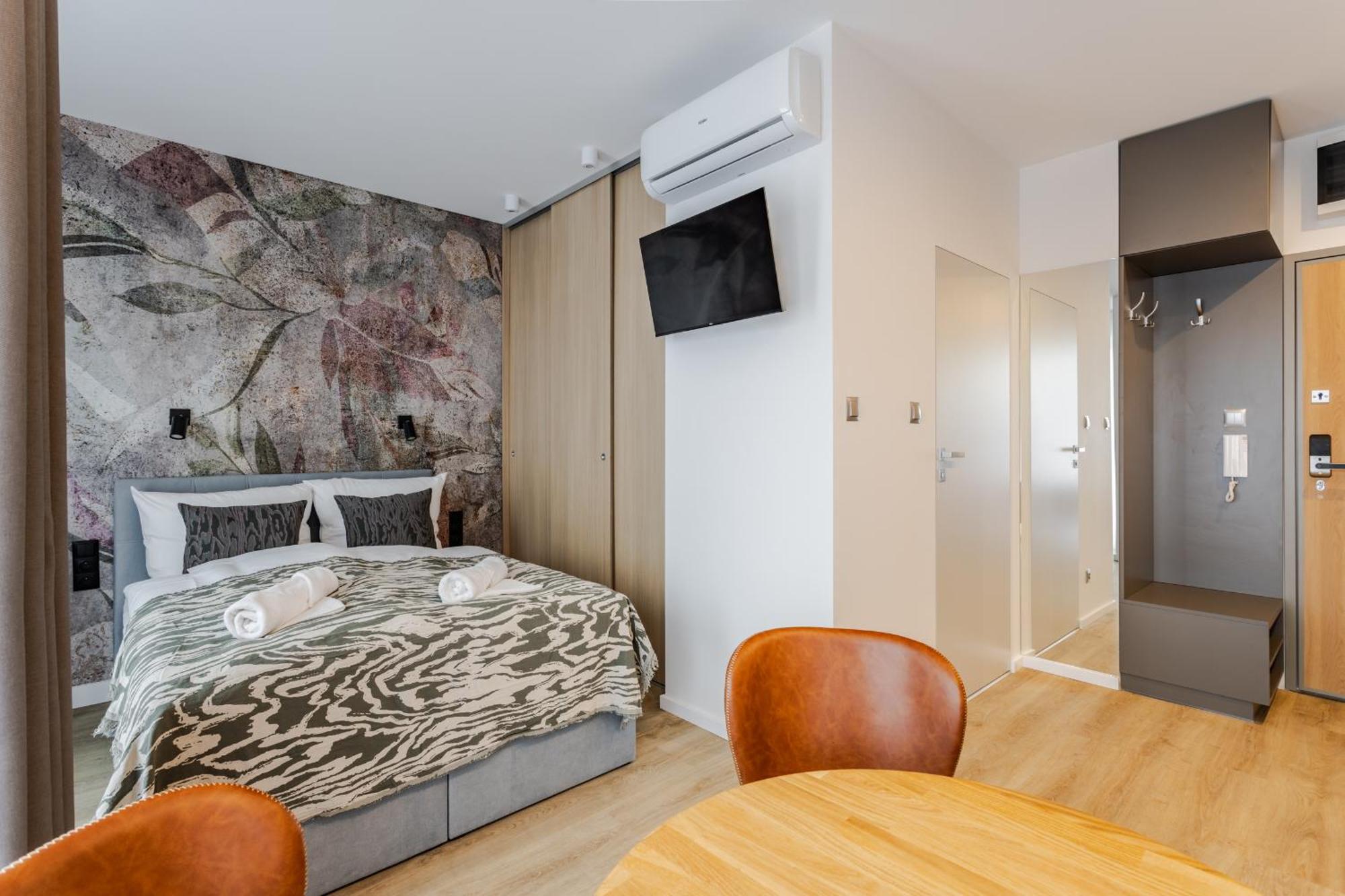 Stylowe Studio Very Berry W Poznaniu Z Parkingiem I Balkonem By Noclegi Renters Extérieur photo