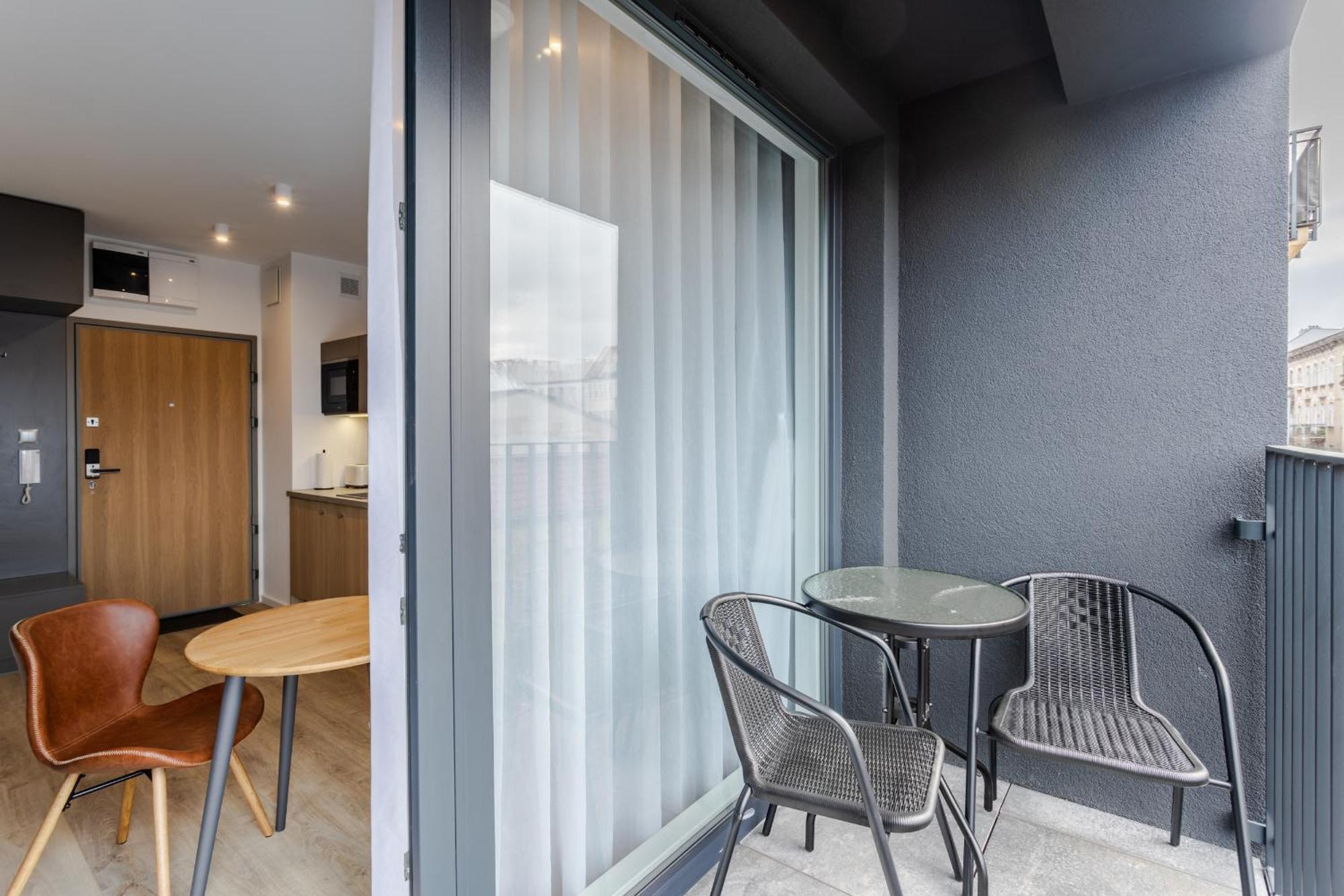 Stylowe Studio Very Berry W Poznaniu Z Parkingiem I Balkonem By Noclegi Renters Extérieur photo